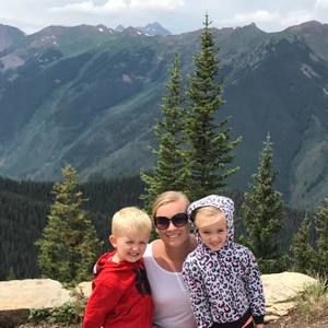 Meet your Posher, Elizabeth